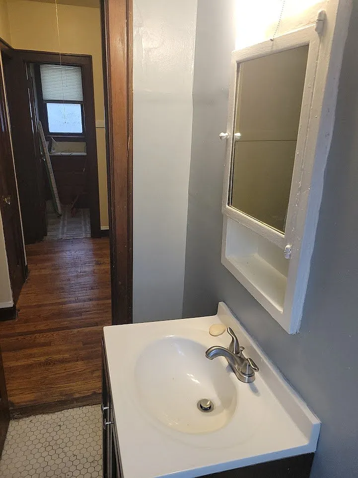 Looking for Roommate in Female Apartment — Photo 4