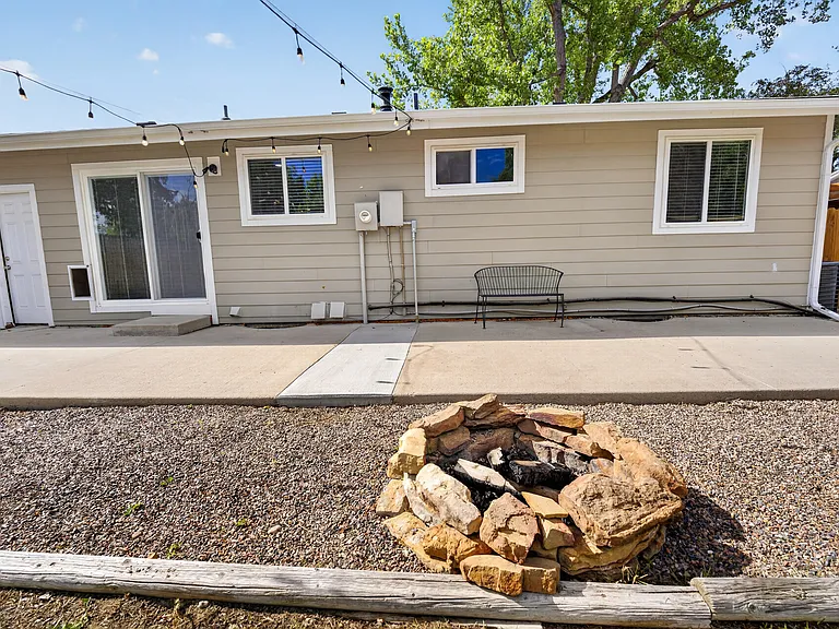 19054 W 61st Pl — Photo 32