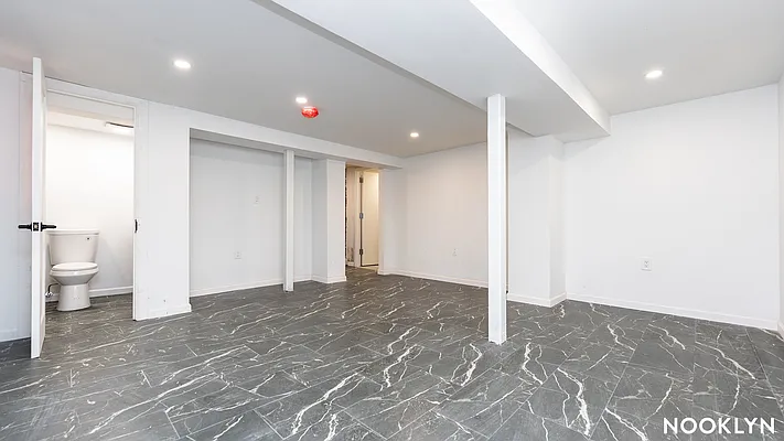 Rented by Nooklyn NYC LLC | media 30