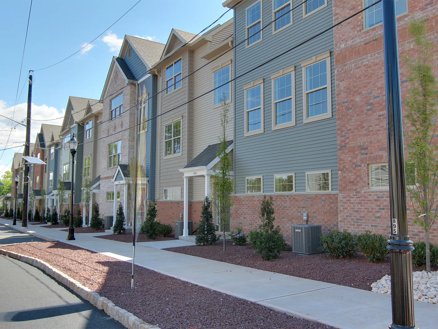 Gramercy Townhomes - 210 — Photo 2