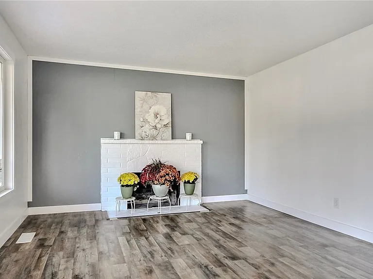 12208 Edgewood Ave SW — Photo 4