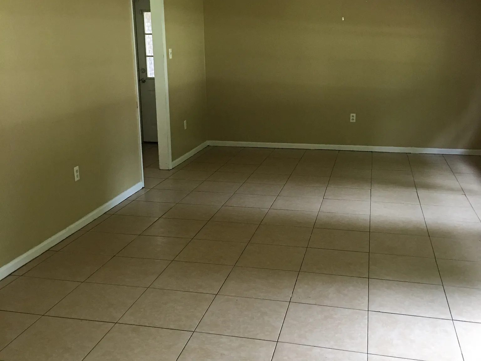 p415 664 Mahoney Drive - 664 — Photo 2