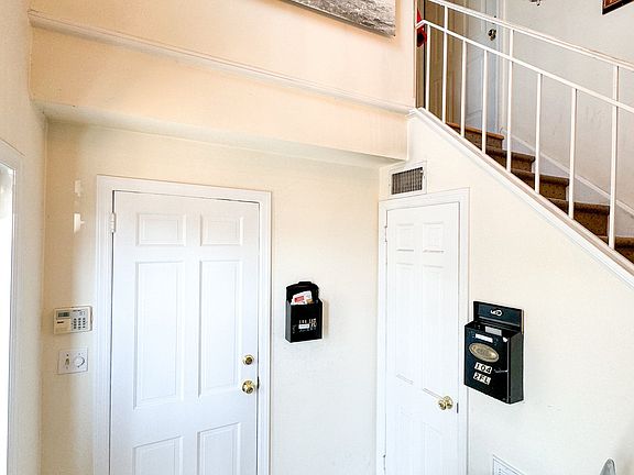 4th image of 104 Rowayton Ave