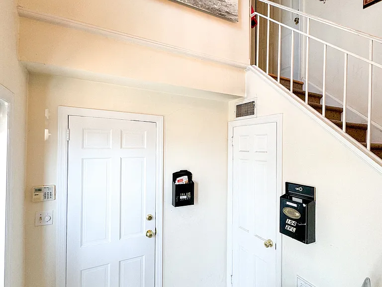 104 Rowayton Ave #REAR — Photo 4