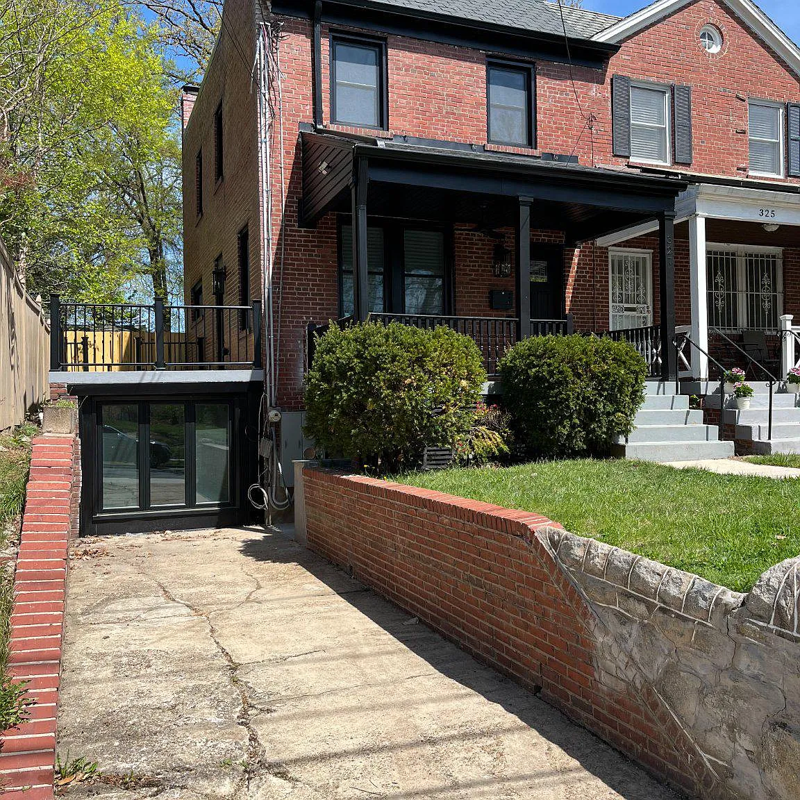 3 bed, 1.5 bath, 1152 sqft, $3,900 — Photo 2