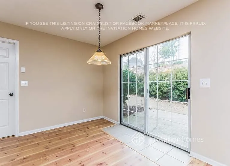 1040 Deer Hollow Dr — Photo 6