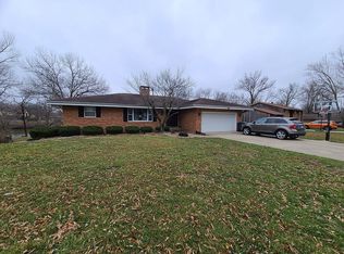 2213 Reynolds Dr, Charleston, IL