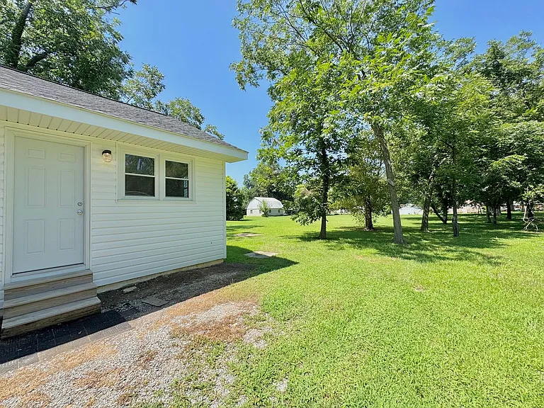 519 Walnut St — Photo 17