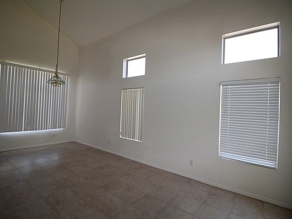 3rd image of 1310 W Sparrow Dr