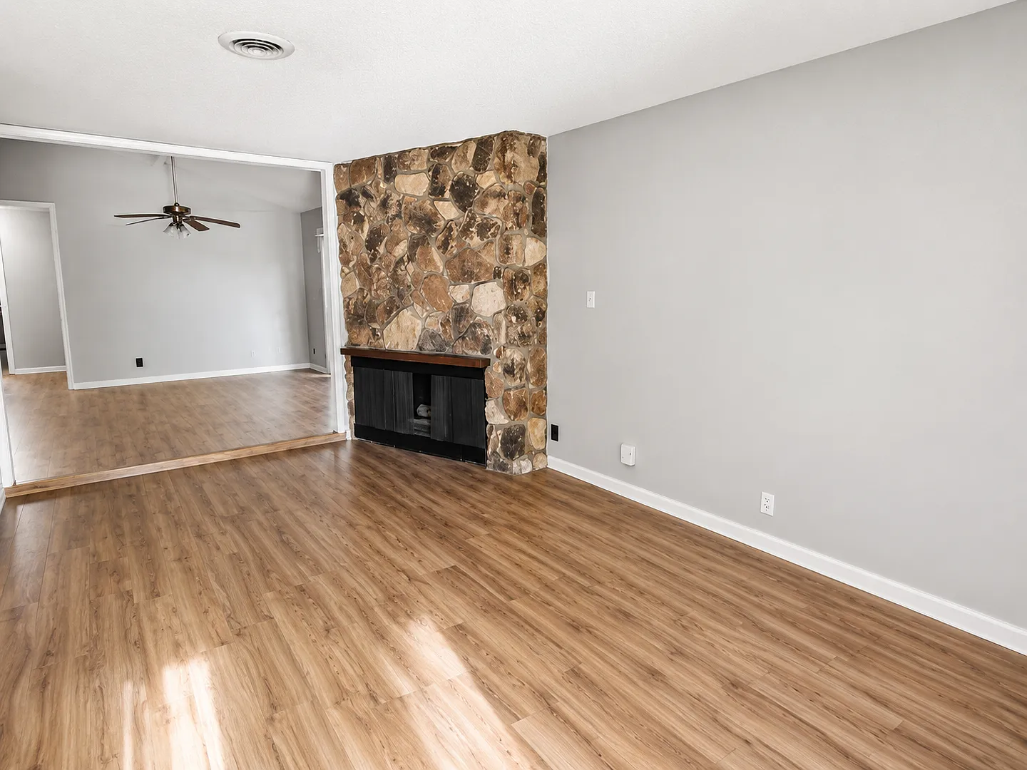 7321 Gail Way — Photo 2