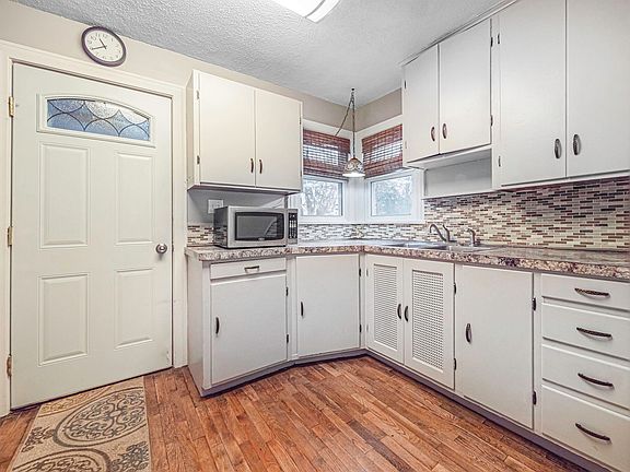 4th image of 710 Fernwood Ave