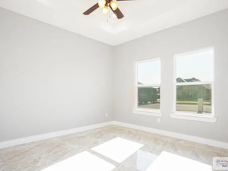 1434 W White Oak Dr — Photo 13