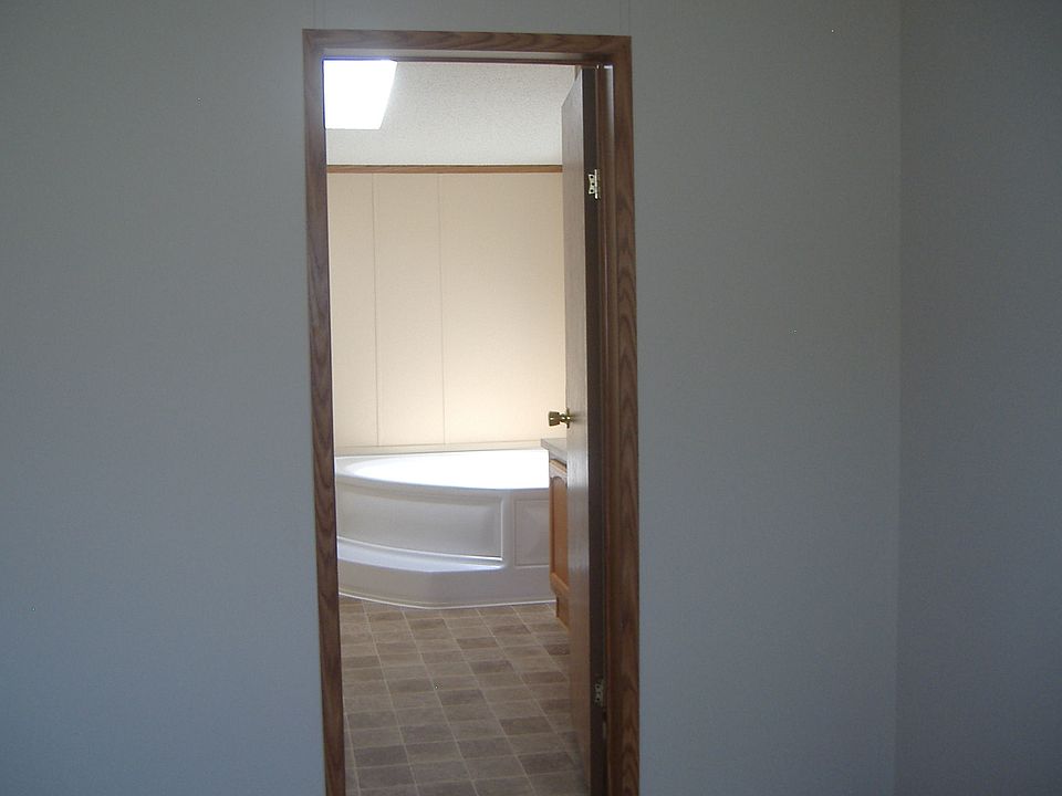 2nd image of 2814 Opal Ln