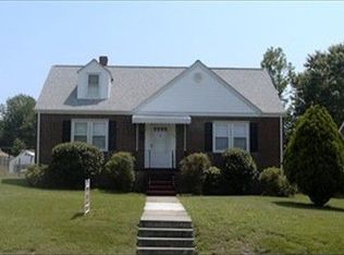 313 Walnut Ave, Colonial Heights, VA 23834