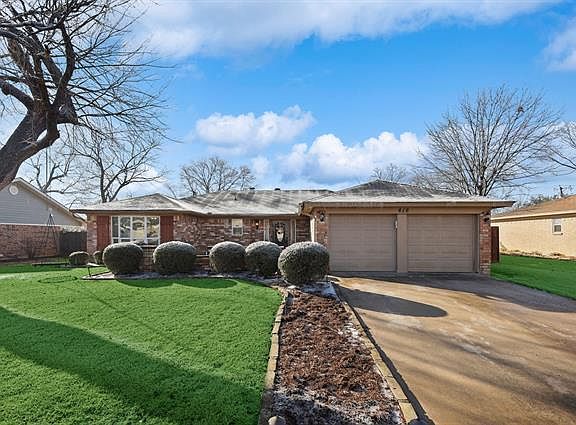 3rd image of 616 Morning Glory Ln
