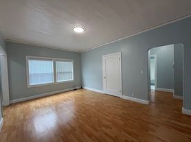 648 Alcatraz Ave, Oakland, CA