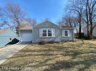 4517 N Oak Trfy, Kansas City, MO 64116