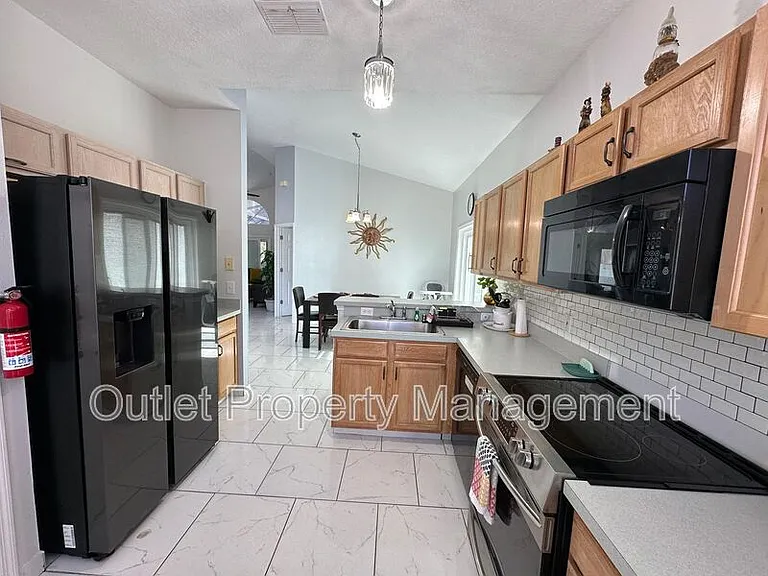 645 Majesty Dr — Photo 5