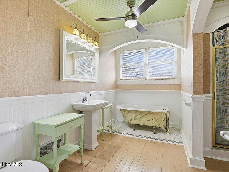 43rd image of this home