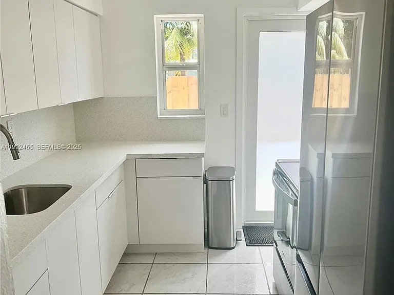 6301 SW 59th Pl — Photo 5