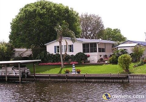 Fully Furnished Waterfront Property with 18' Pontoon