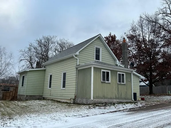 104 S Oak St, Wheeler, WI 54772