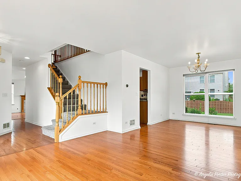 10570 Wing Pointe Dr — Photo 4