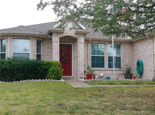 1104 Hampton Dr, Forney, TX 75126