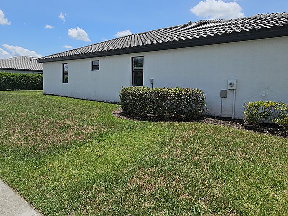 Side view of corner lot