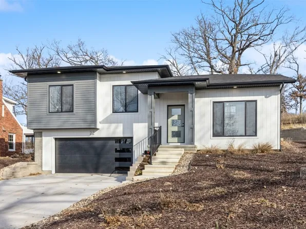 22 Blake Ter SE, Cedar Rapids, IA 52403