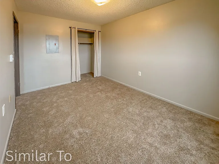 408 E Dawn St — Photo 7
