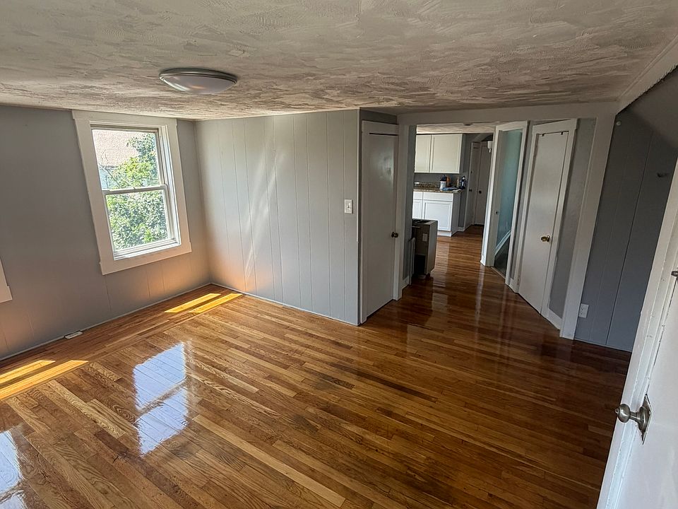 1st image of 61 Chancery St #3