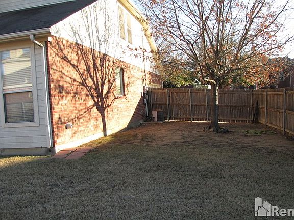 4th image of 108 Londonderry Ln