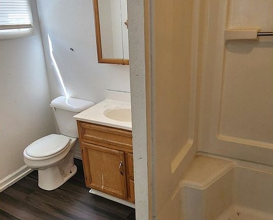 5th image of 303 S 2nd St