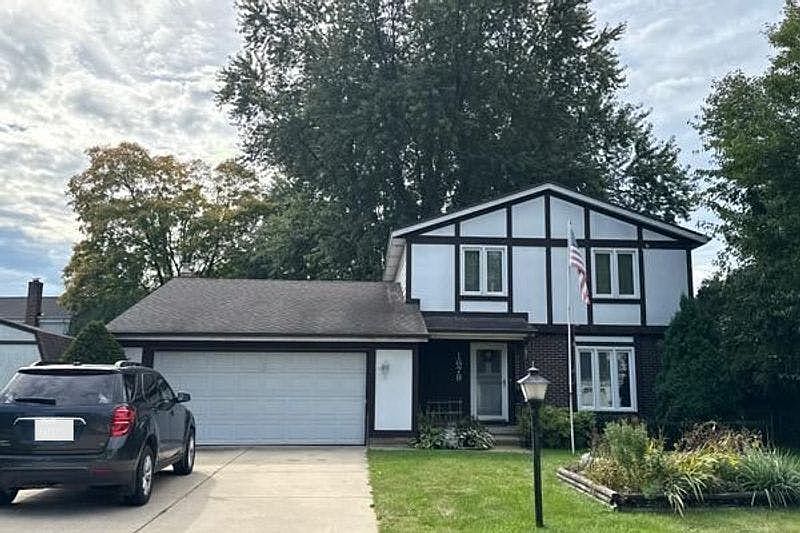 1st image of 1678 Lockmere Dr SE