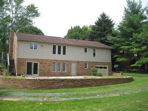 3rd image of 1068 S Dogwood Dr