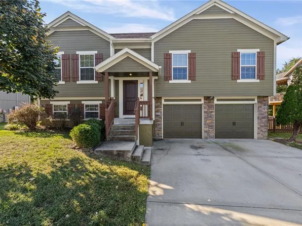 114 SW Hanging Garden St, Blue Springs, MO 64064