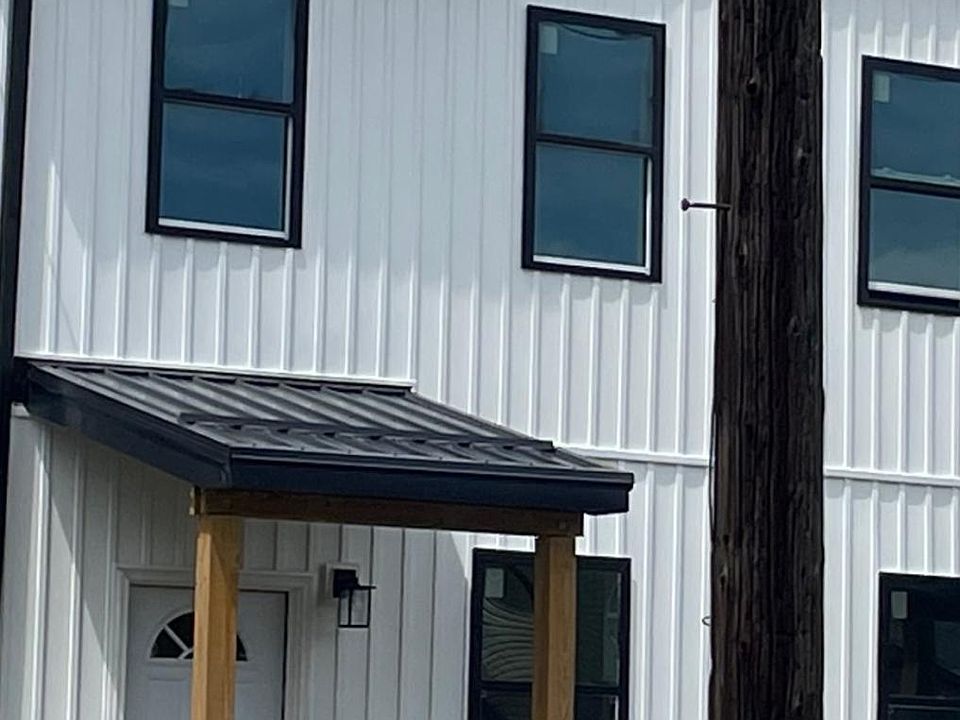 Building Photo 3
