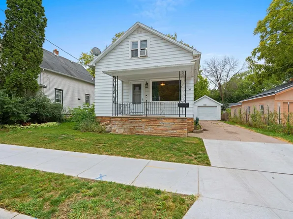 367 Rosalia St, Oshkosh, WI 54901
