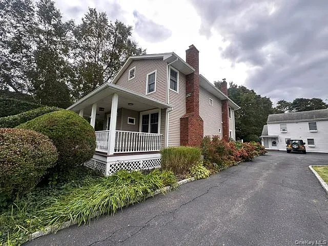 4 bed, 2.0 bath, 2600 sqft, $3,950 — Photo 3