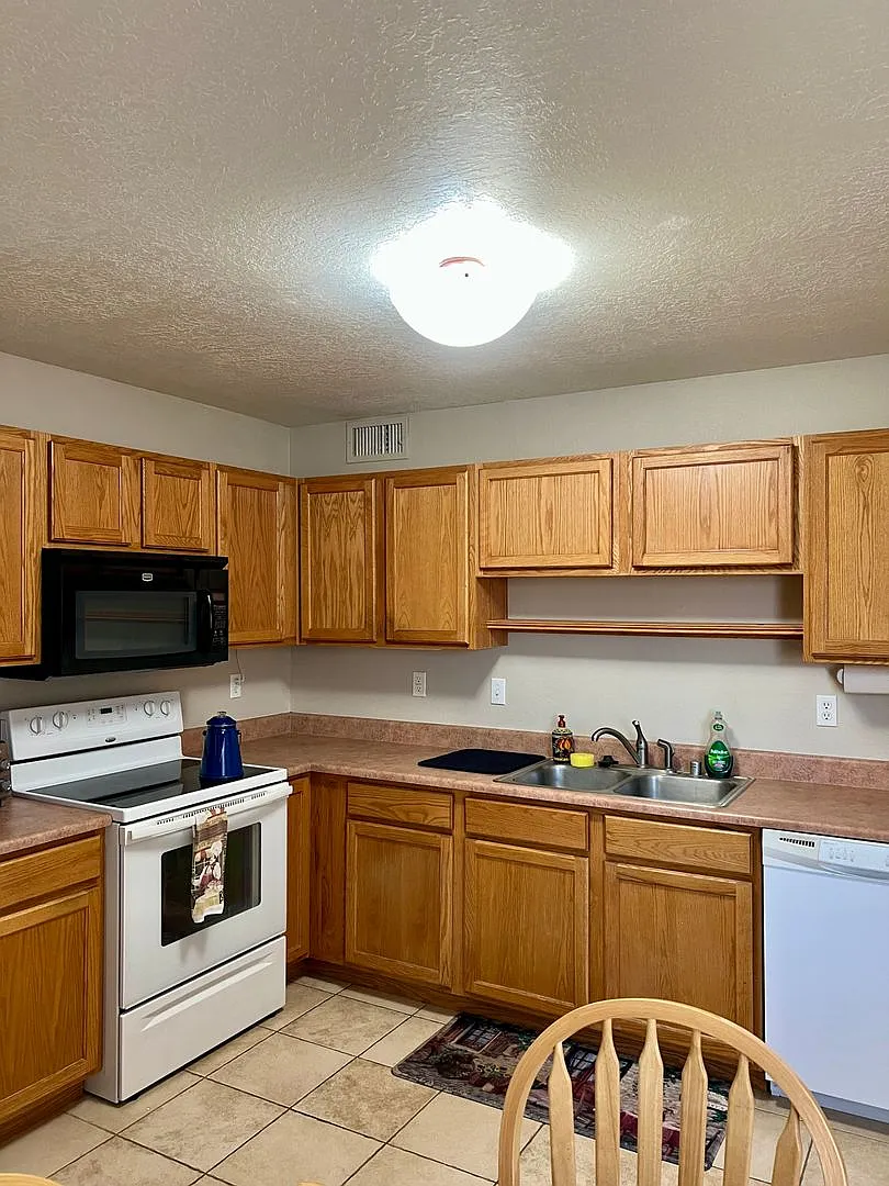Charming 3-bedroom home. — Photo 2