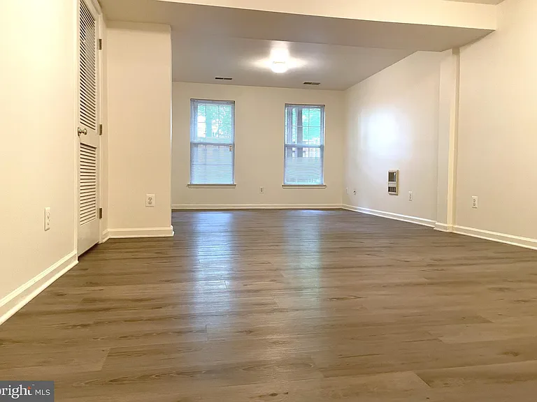 2540 Banshire Dr — Photo 5