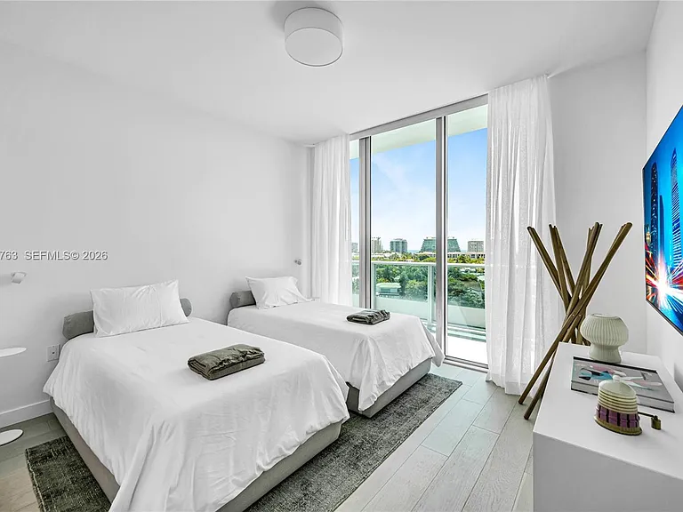 9201 E Bay Harbor Dr #Penthouse 809 — Photo 29