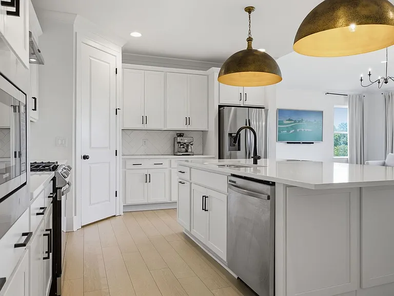 7628 Delancey Dr — Photo 4