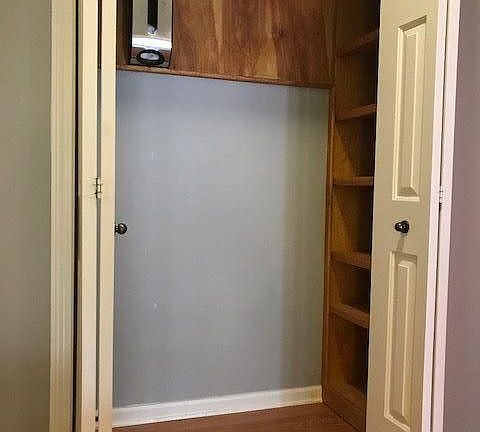 4th image of 3215 Camden Dr