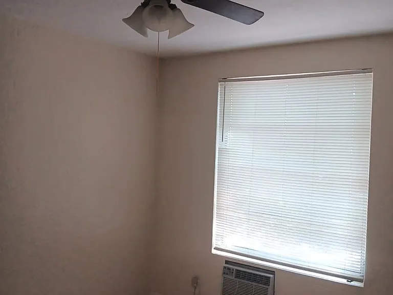The Milano Manor Apartments — Photo 10