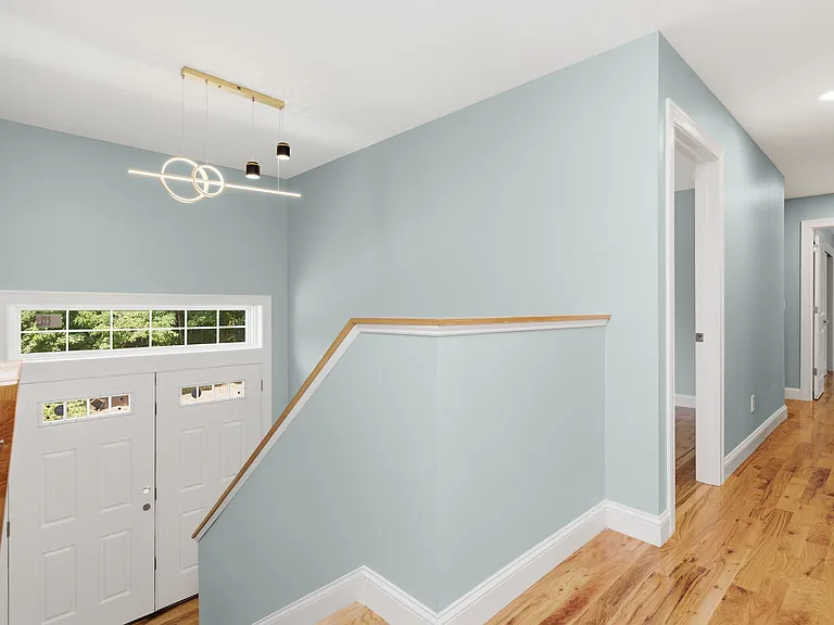 470 Oakville Ave — Photo 28