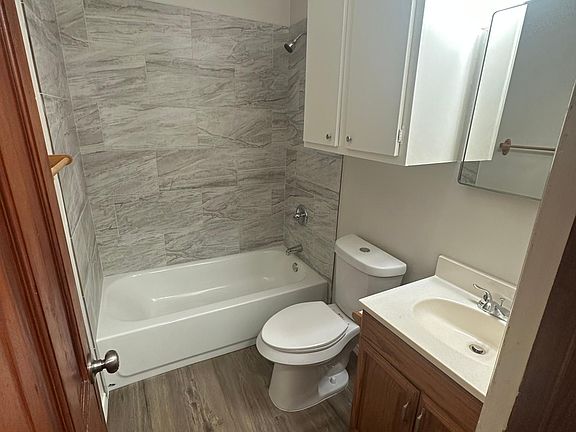 5th image of 215 Kerby St #215