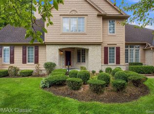619 Windsor Run, Bloomfield, MI 48304