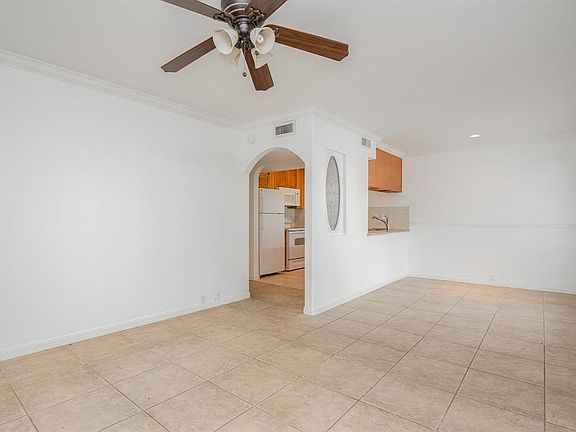 4th image of 5343 Richmond Ave #13